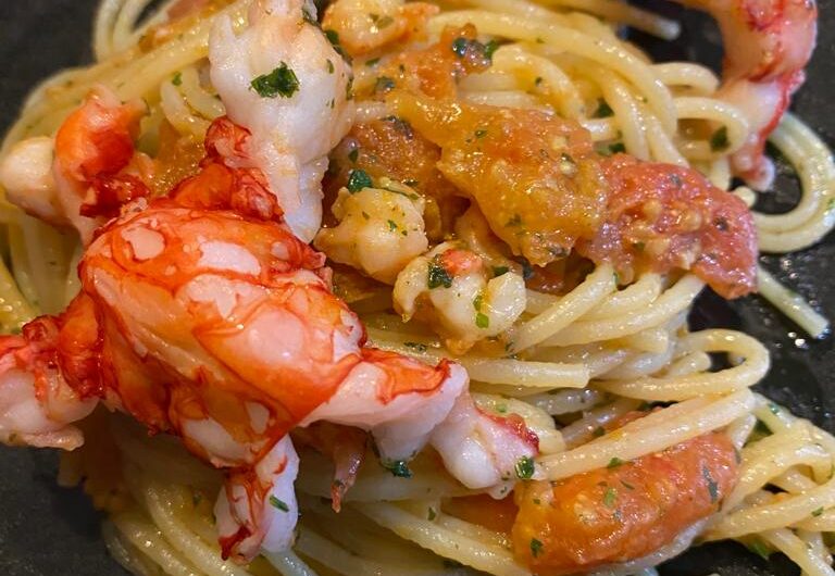 Spaghetti mazzancolle e gamberi rossi