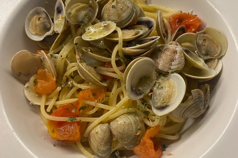 Spaghetti vongole e pomodorini