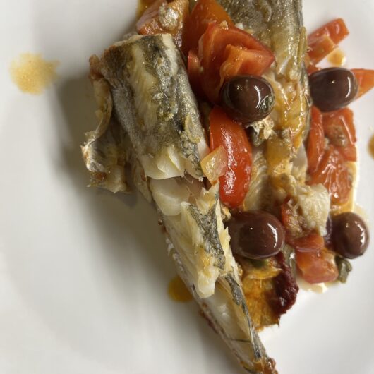 Moli in padella con pomodorini e olive